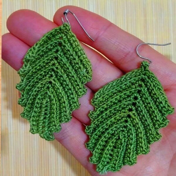 crochet leaf earrings pattern