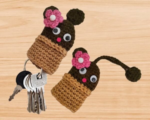 Crochet cactus keychain pattern