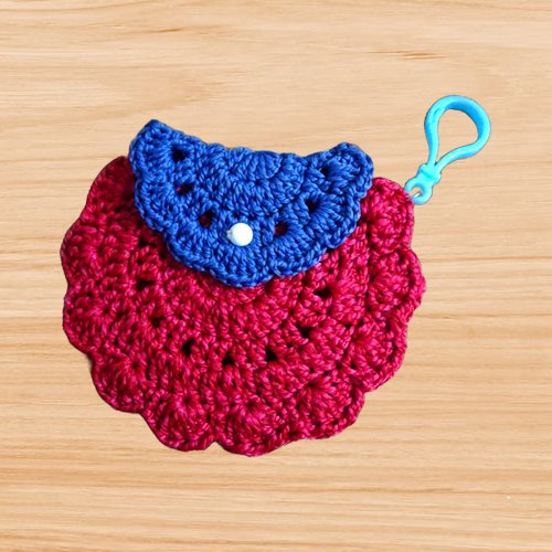 Crochet Red mini bag keychain pattern